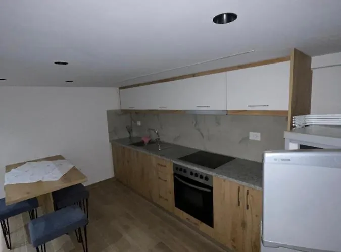 Aleks Crystal Duplex Hotel *